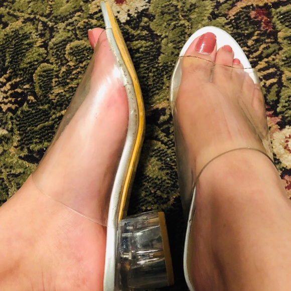 Heels - Picture 2 of 3